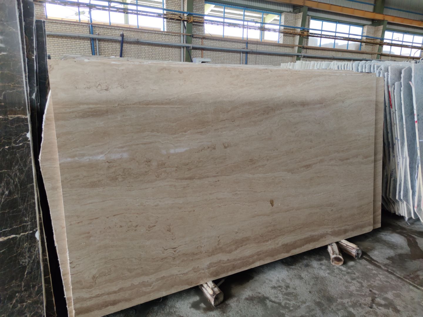 سنگ اسلب تراورتن کرم رنگ