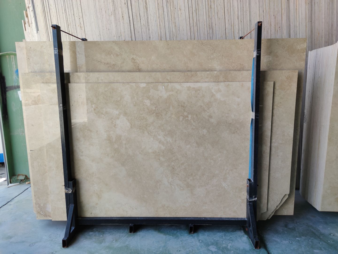 سنگ اسلب تراورتن کرم رنگ