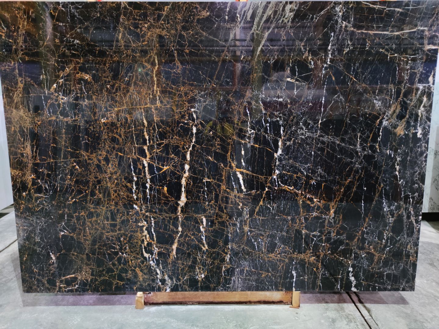 مقایسه انواع سنگ 22 سنگ اسلب مرمریت مشکی طلایی مارشال